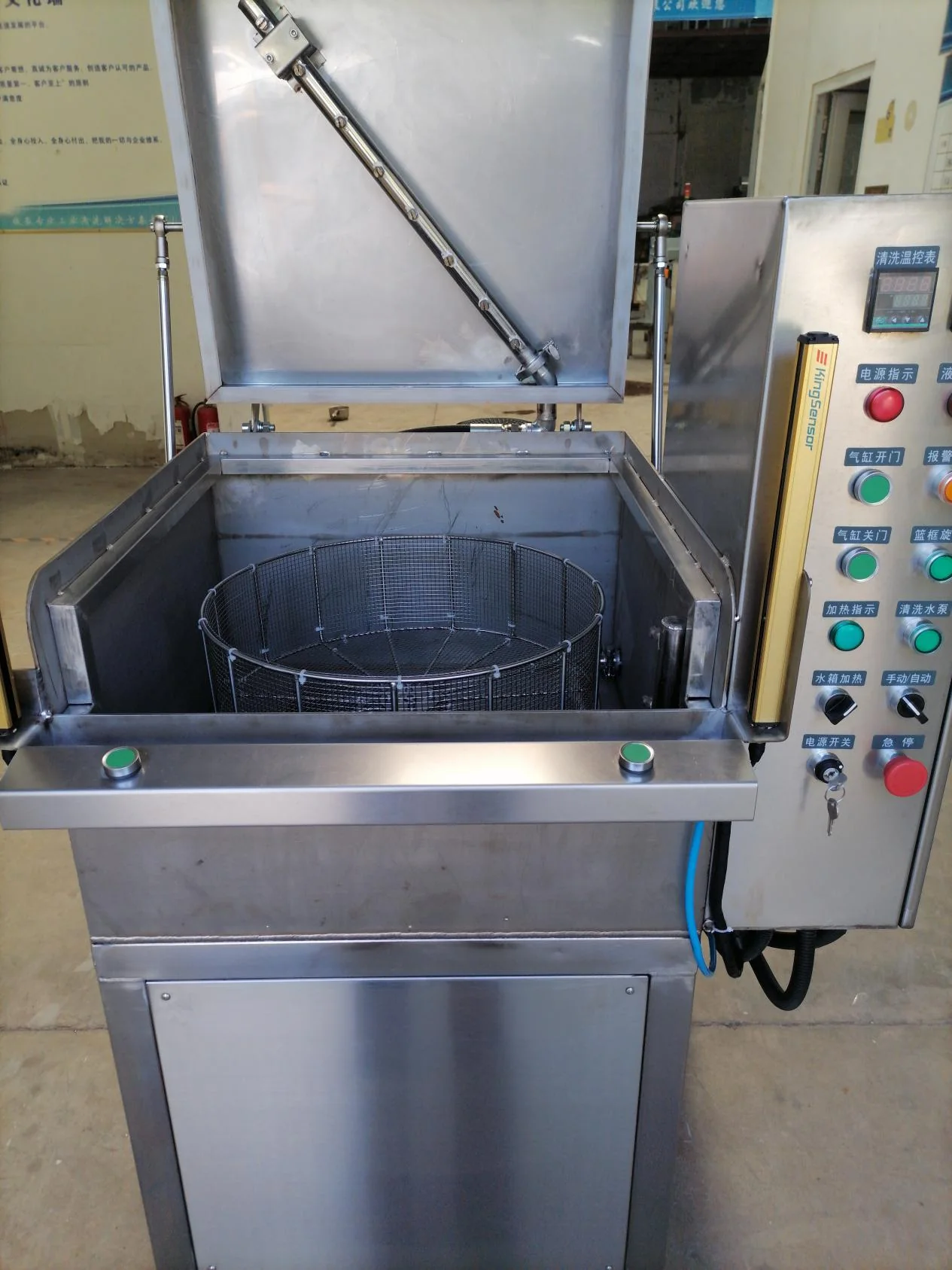 Ultrasonic Cleaning in Automotive Manufacturing